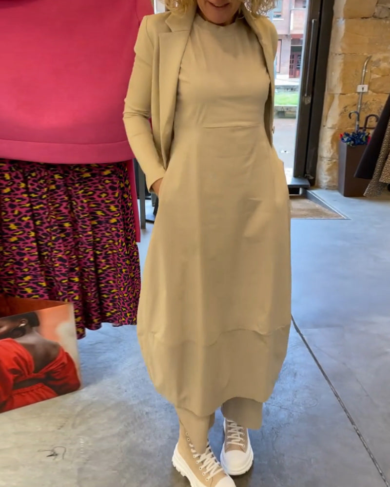 Robe de couleur unie et à manches longues