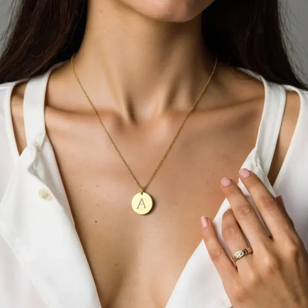 Collier en Or avec Pendentif de Lettre Élégante