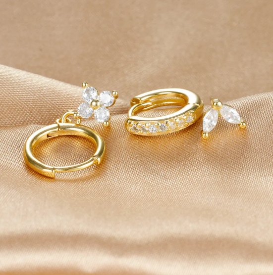 Ensemble de boucles d'oreilles avec diamants en forme de fleur