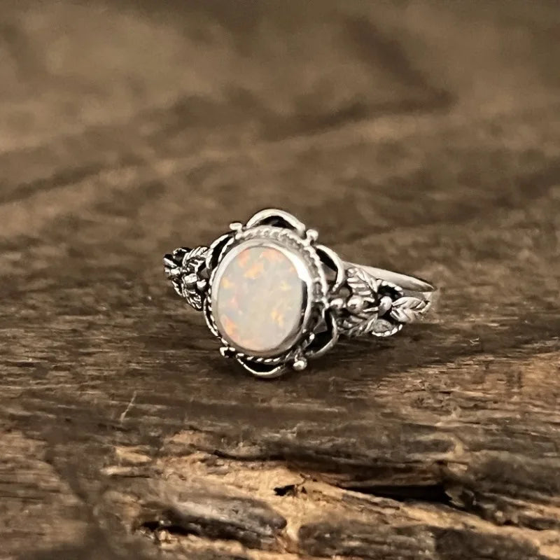 Bague florale vintage en argent et opale