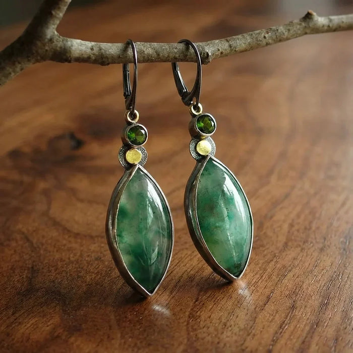Boucles d'oreilles vintage avec pierre verte