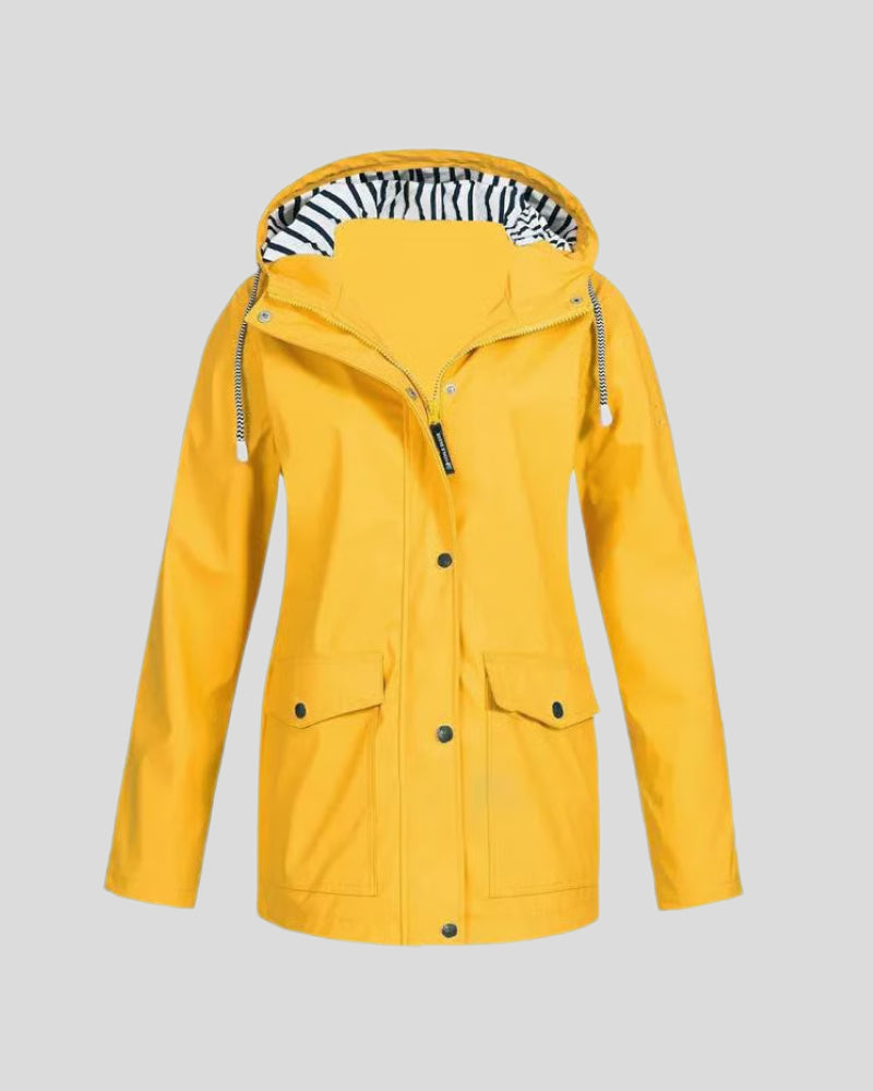 Veste Pour Femmes Avec Caractéristiques Étanche À L'eau Et Au Vent