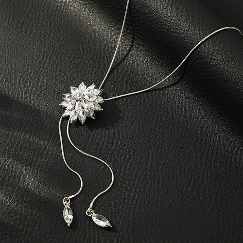 Collier en cristal argenté