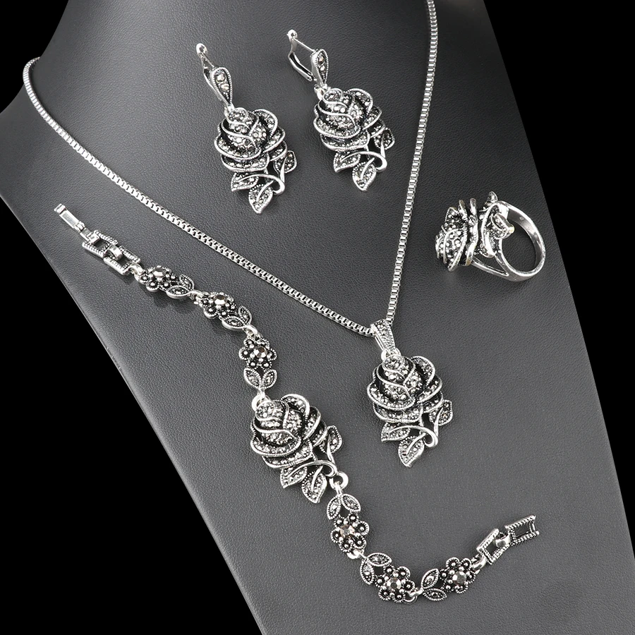 Élégant ensemble en argent avec zircon