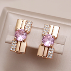 Boucles d'oreilles avec des diamants en zircon cubique rose