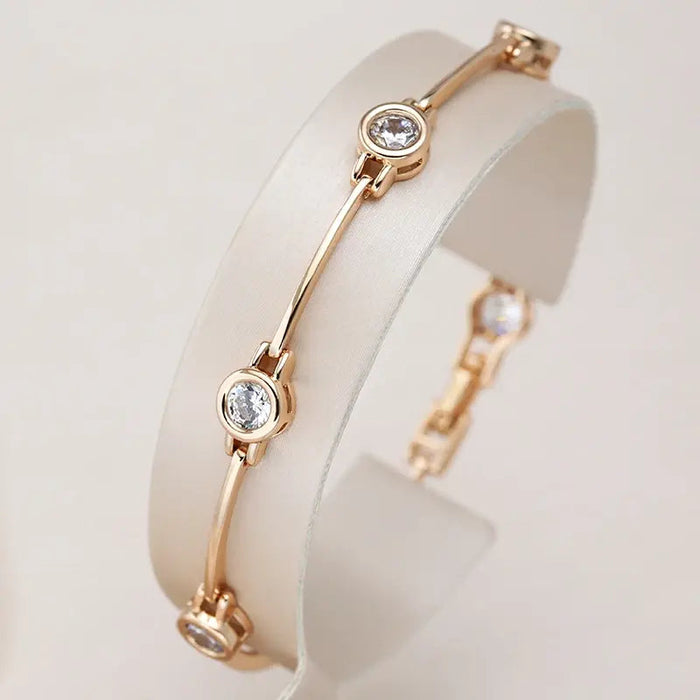 Bracelet élégant avec des zirconias en or