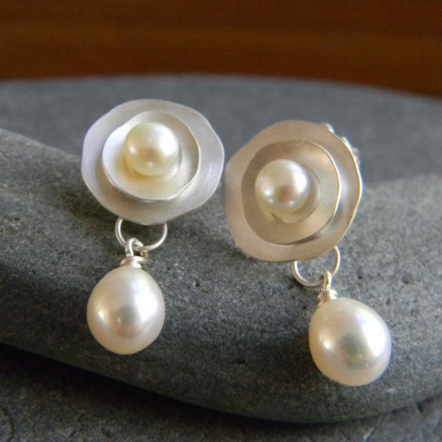 Boucles d'oreilles vintage en argent avec perles