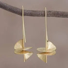 Boucles d'oreilles élégantes avec des écailles dorées