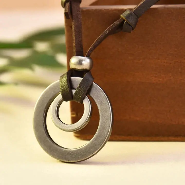 Collier en cuir style vintage plaqué argent