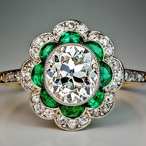 Bague Vintage avec Cristal Émeraude