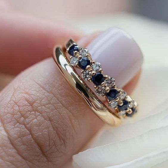 Élégante bague vintage avec zircon