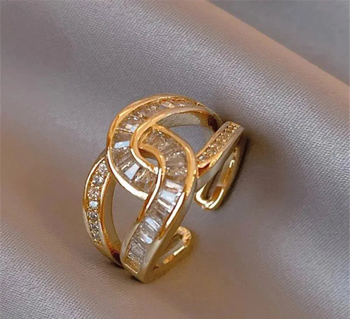 Bague élégante avec nœud