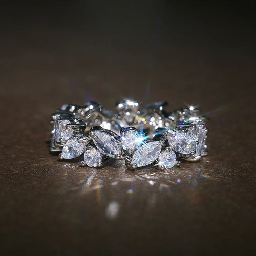 Bague d'éternité vintage avec diamants ronds et marquise