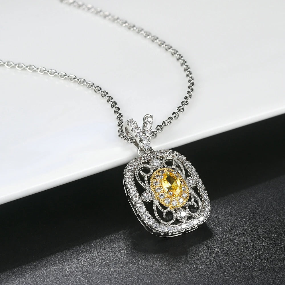 Collier rétro avec pierres précieuses jaunes et cristaux argentés