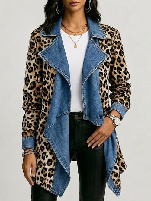 Victoria | Veste léopard avec panneau en denim usé de longueur moyenne