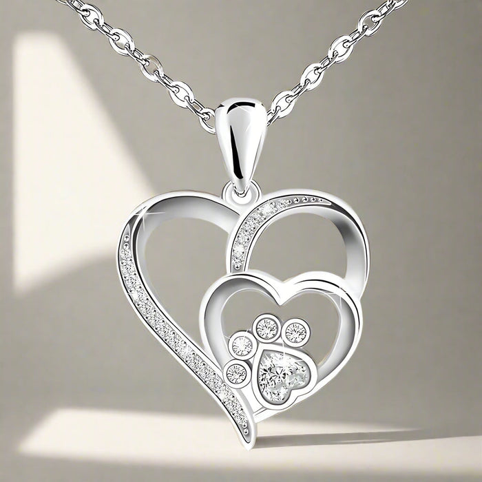 Collier en argent sterling avec patte et cœur en zircon