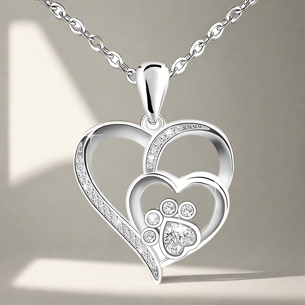 Collier en argent sterling avec patte et cœur en zircon
