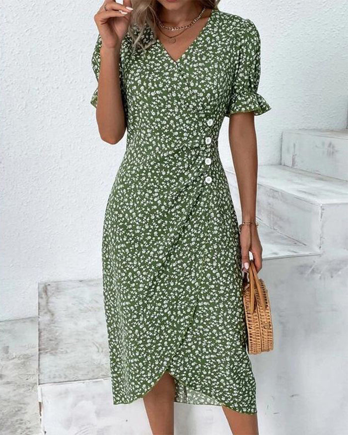 Robe à imprimé floral avec manches courtes et bouton