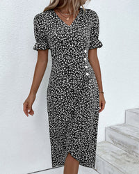 Robe à imprimé floral avec manches courtes et bouton