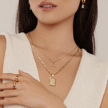 Ensemble de Colliers en Or avec Initiale et Croix