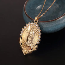 Collier avec pendentif de la Vierge Marie