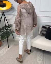 Pull à capuche uni à découpes étoiles