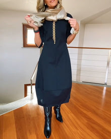 Robe élégante de couleur unie avec poche et col rond