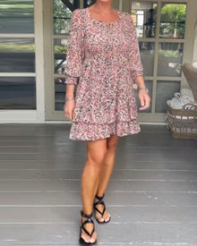 Robe décontractée à imprimé floral et encolure carrée