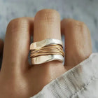Bague Argentée avec Fils Dorés