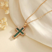 Collier en Or Croix Émeraude Sacrée