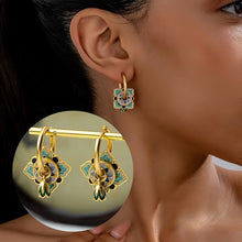 Boucles d'oreilles vernies de style vintage avec une touche sophistiquée