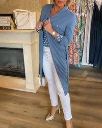 Manteau boutonné avec une couleur unie décontractée