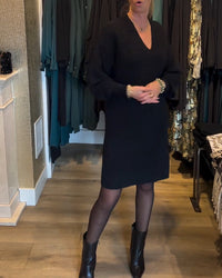 Robe pull de couleur unie à col en V