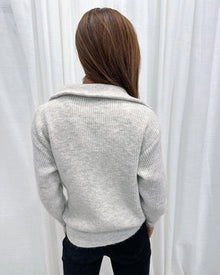 Pull décontracté de couleur unie avec fermeture éclair à revers