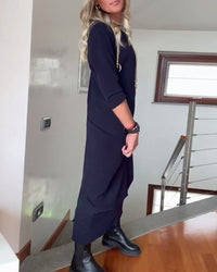Robe élégante plissée à col rond de couleur unie