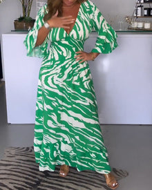 Robe manches 3/4 col v