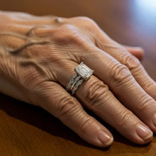 Bague vintage en argent avec couches brillantes