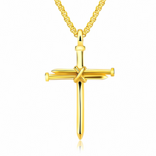Collier avec croix en forme de clou