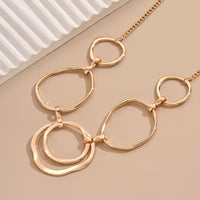 Collier avec pendentif inspiré de l'élégance vintage