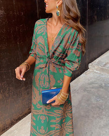 Robe élégante à manches longues et col en V imprimé vintage