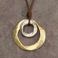 Collier avec pendentif circulaire géométrique irrégulier