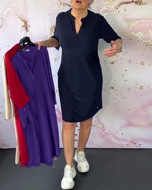 Robe à couleur unie et col en V