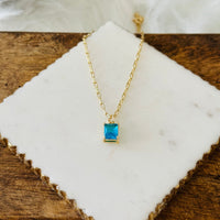 Collier avec pendentif en coupe émeraude