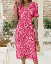 Robe à imprimé floral avec manches courtes et bouton