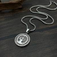 Collier Arbre de Vie en ton doré luxueux avec des zirconias