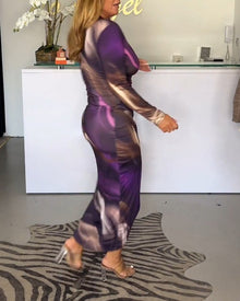 Robe avec le cou en V et fendre