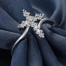 BAGUE CROIX EN ARGENT COUVERTE DE ZIRCON