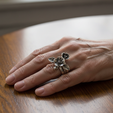 Bague vintage avec couches et fleur en argent