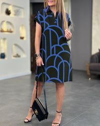 Robe midi imprimée à manches courtes et ligne de revers