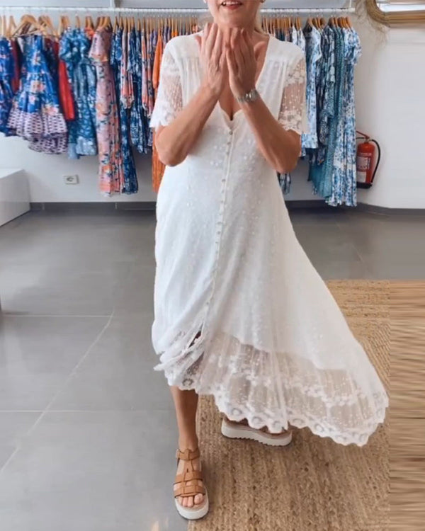 Robe fluide boutonnée en V profond